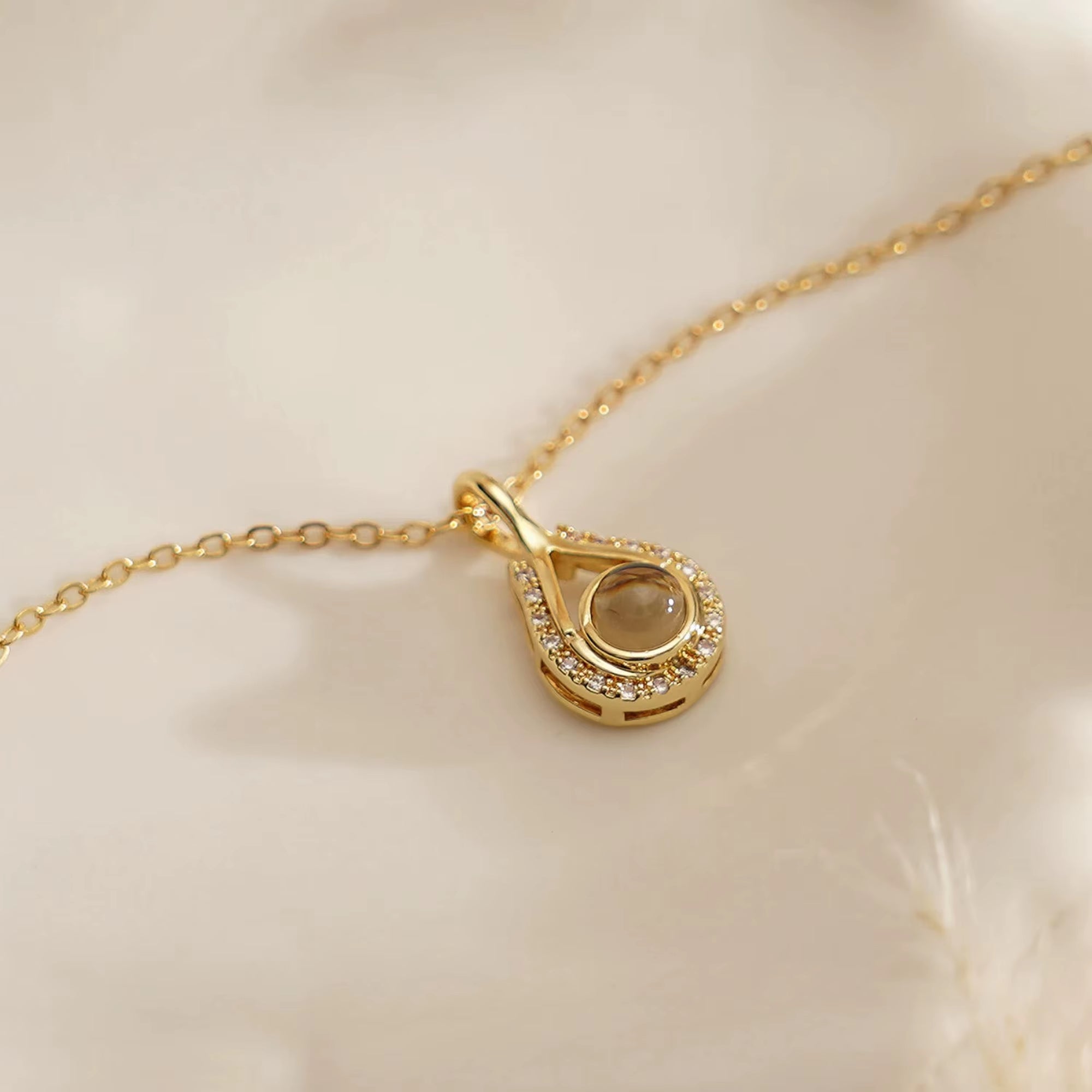 Custom Photo Projection Necklace Memorial Necklaces in Gold Customized Necklace with Picture Photo Projection Birthday Gift